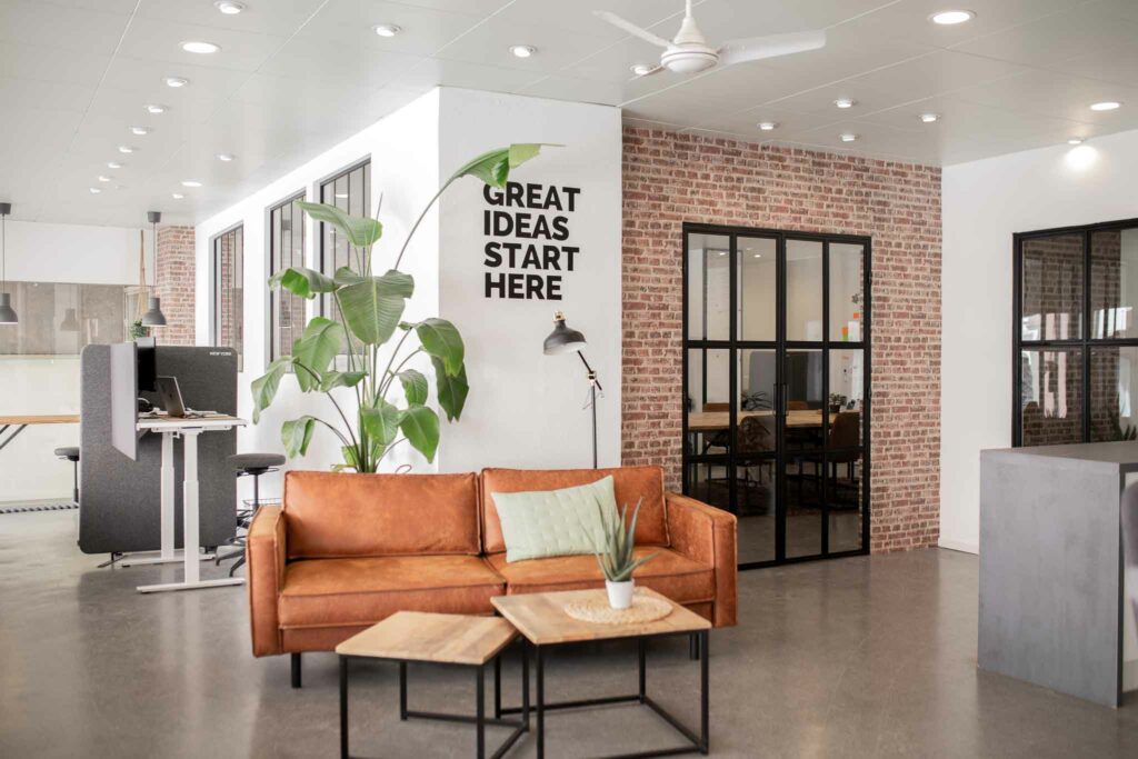 kreativquartier-sofa-eingangsbereich-coworking-volkach