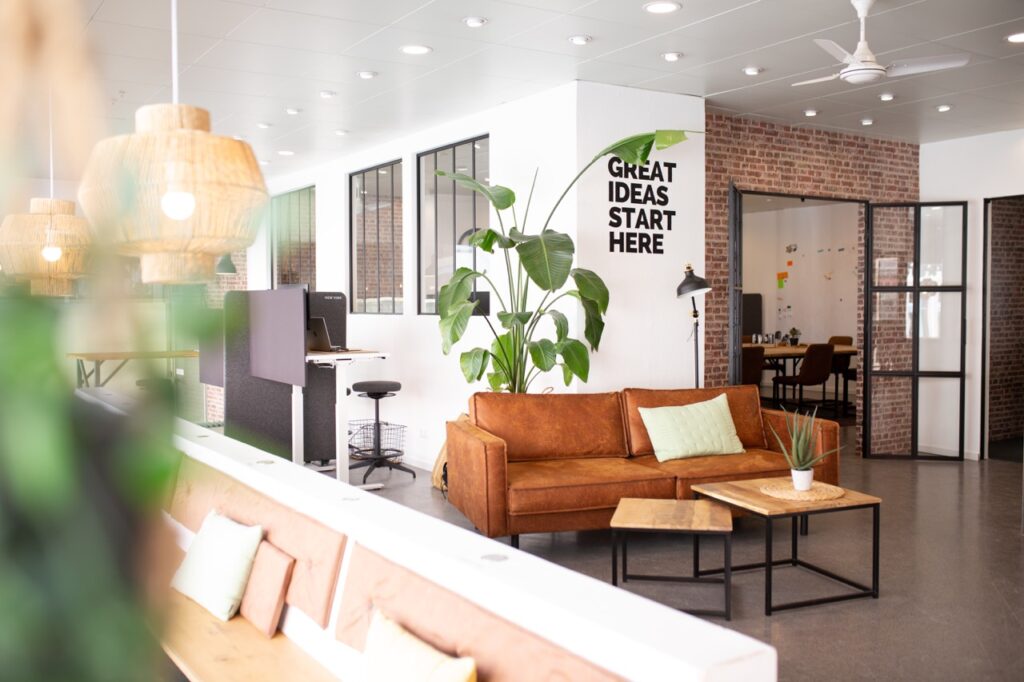 Eingangsbereich KreativQuartier Sofa