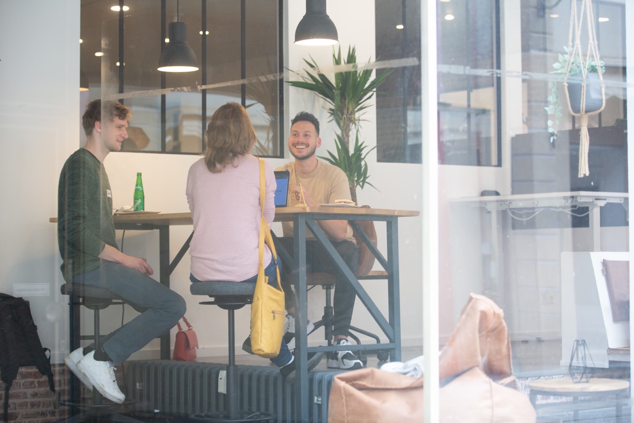 Coworking Schaufenster außen