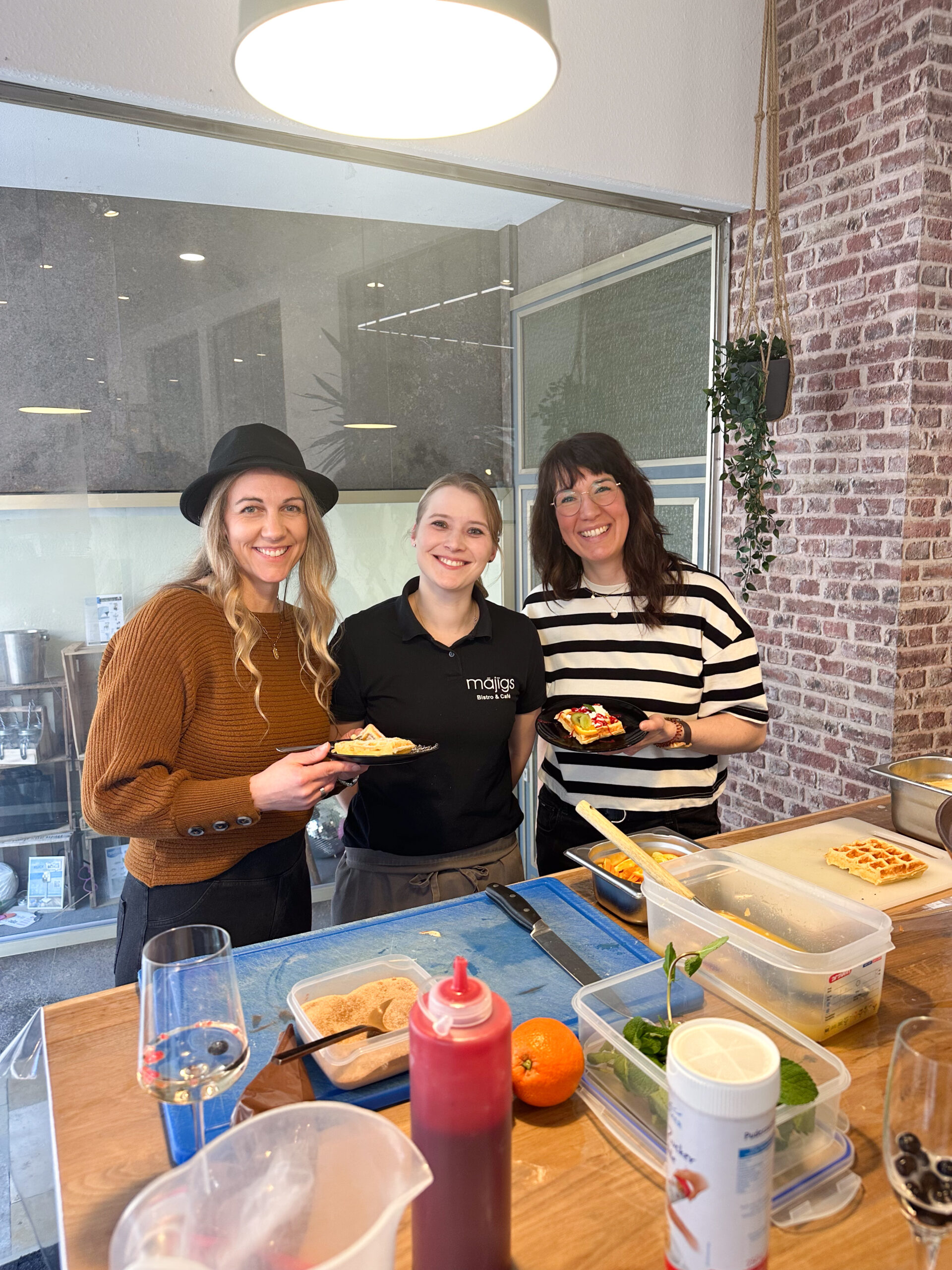 Ellen Kimmel und Tine Haupt mit Katha vom Majigs